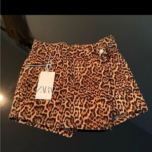 NWT Zara Leopard Skort